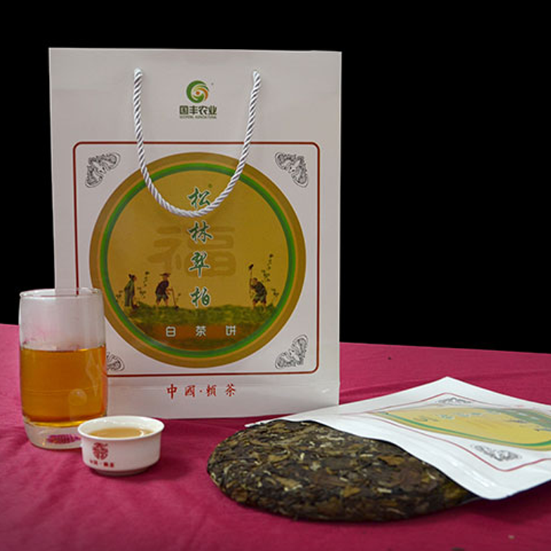 松林翠柏白茶饼